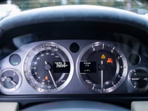 車のスピードメーター